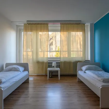 Hardrock Motown Dom Hostel *